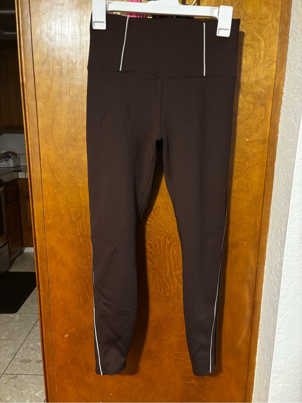 Vuori Dark Brown Leggings with White Piping